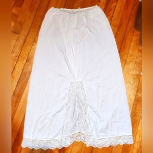 Vintage white lacey beaux trix slip